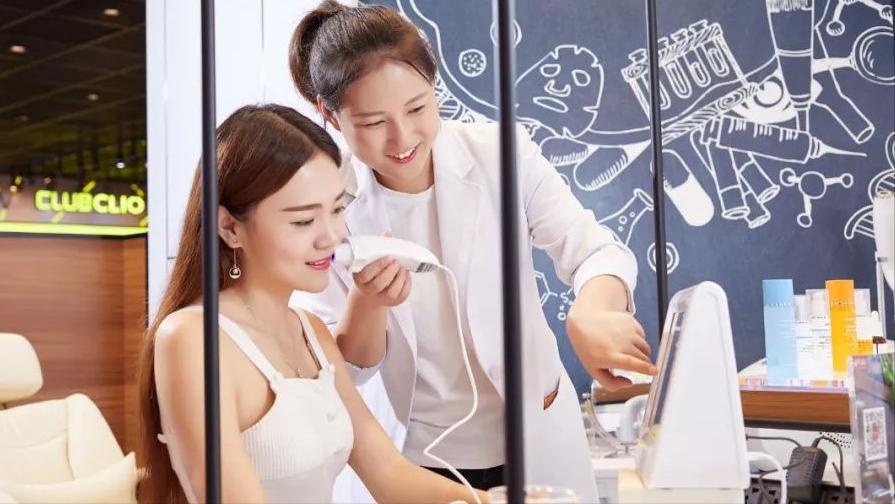 浅析|为什么短视频中的网红营销对消费者购买意愿影响很大？