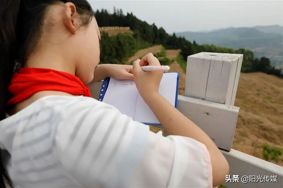 红领巾讲解员寻访红色足迹,红领巾寻访活动我是红领巾讲解员