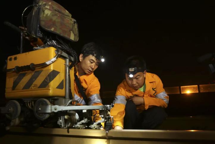 为什么高铁不可以在夜间运行,为啥开通了夜间高铁