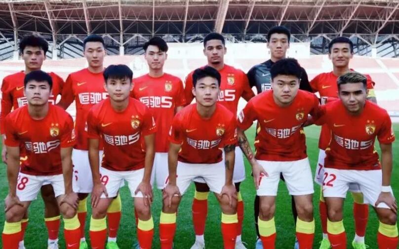 悲哀！广州队继续全华班，恒大没钱买外援，球迷：提前预订降级