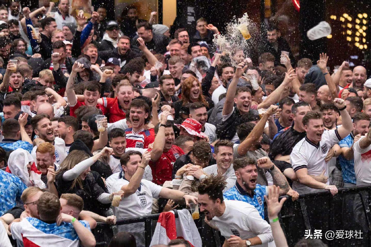 英格兰对伊朗精彩足球比赛回顾,2022英格兰对阵伊朗精彩回顾