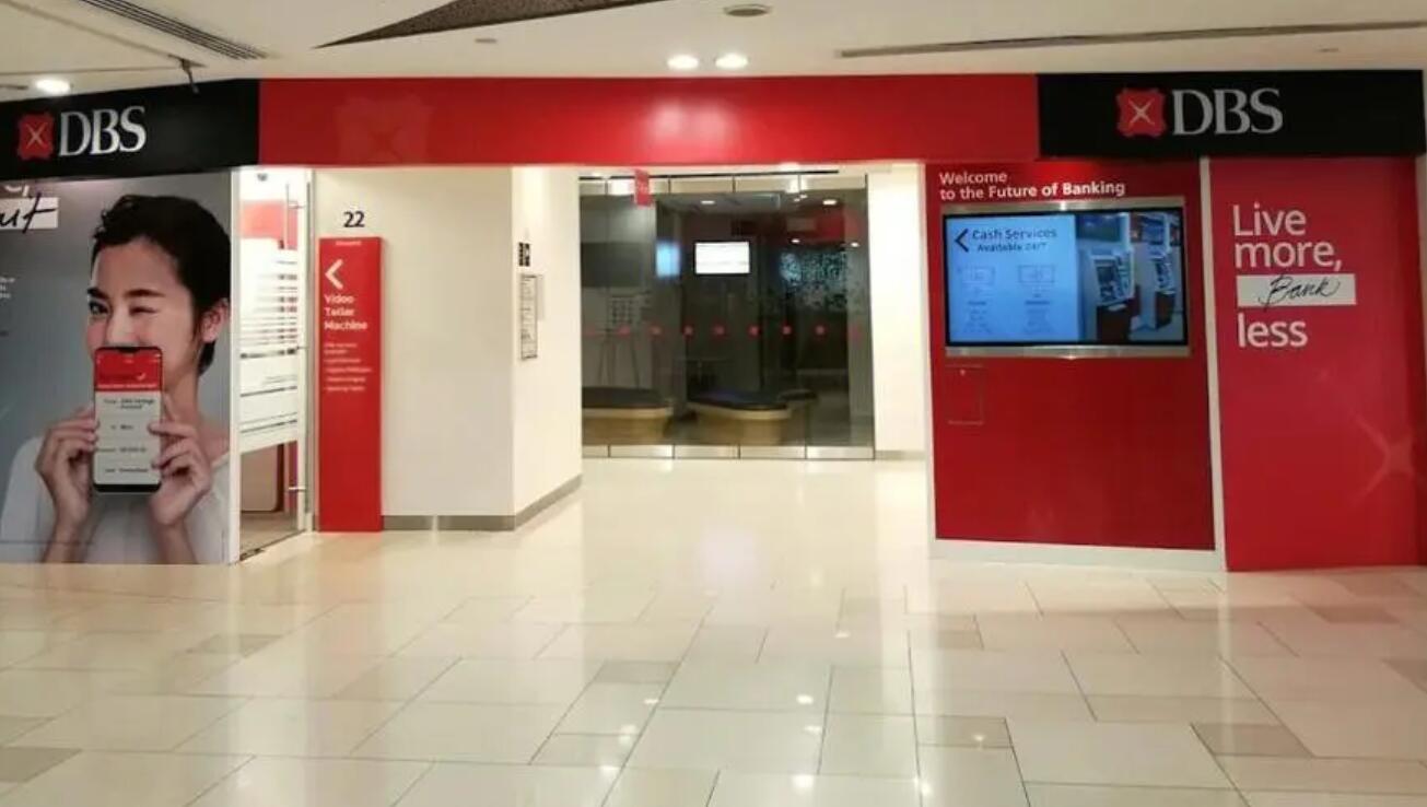 来新加坡必买的东西,新加坡银行卡费用最低的