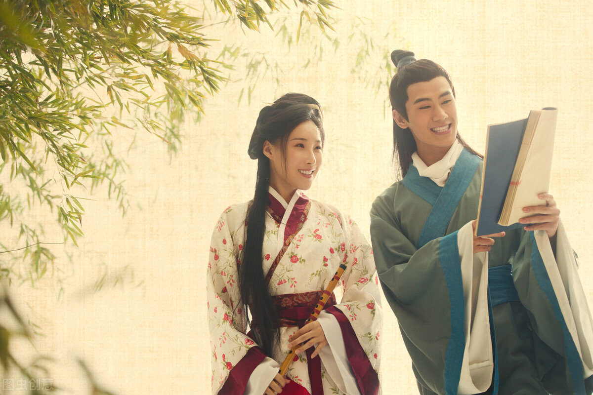 穷秀才阴差阳错,穷秀才遇见官差打美女