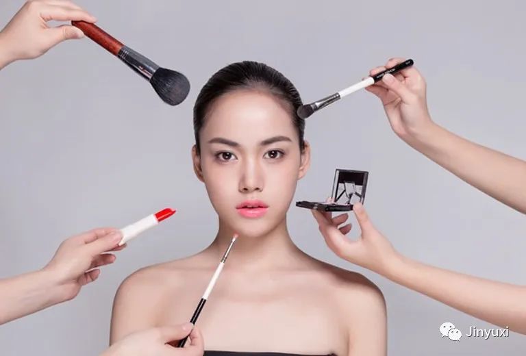 化妆过敏是怎么样的,化妆品过敏后用什么补水护肤