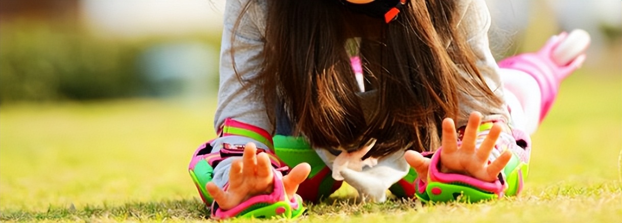 轮滑教程初学儿童版如何滑行,3-6岁儿童轮滑入门教程