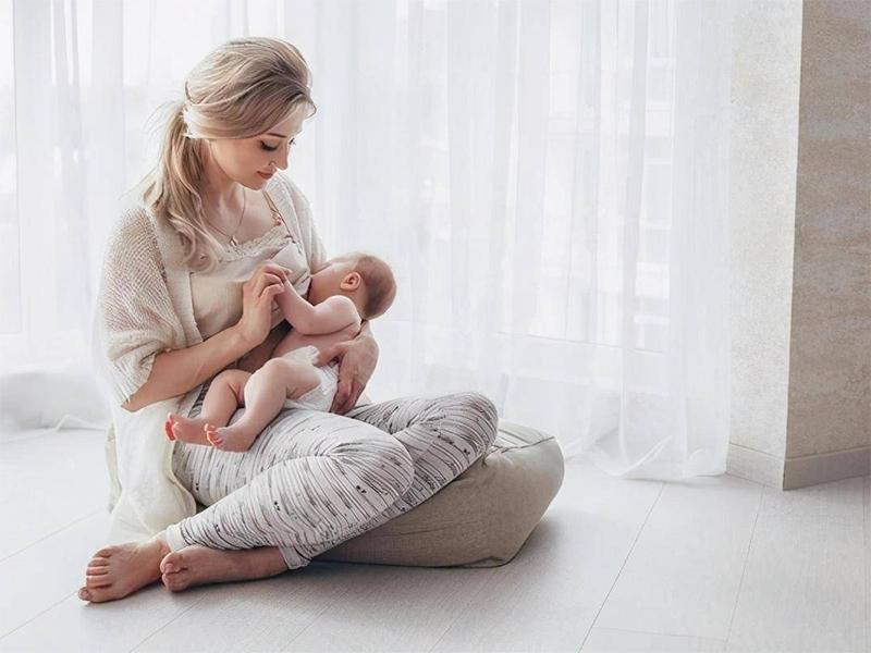 母乳喂养的宝宝一般吃多久能饱,母乳喂养宝宝吃多久就饱了