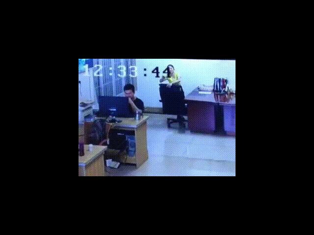 秀逗神图:你倒是喝啊,不喝我看不起你!不仅热血而且还很省油呢