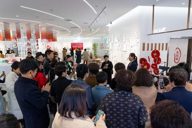 “焕新启航共创无限”无限极郑州体验中心开业