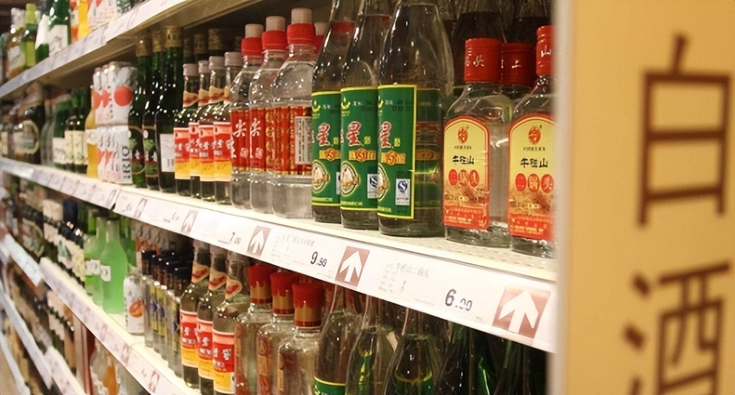 老百姓一般喝什么酒既便宜又好喝,有哪些老百姓喝的实惠粮食酒