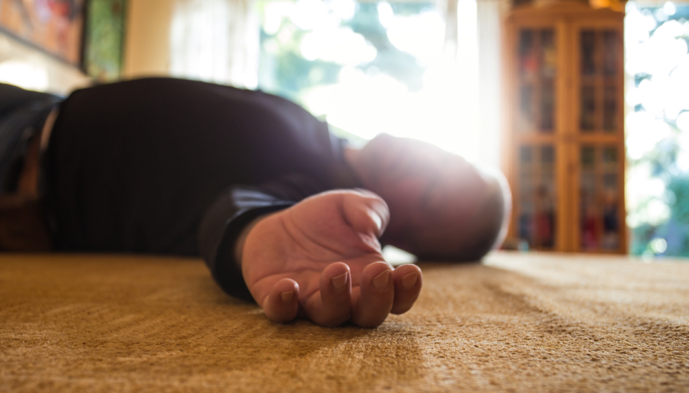 性猝死到底是怎么发生的？亲历者：你就躺在我身边，我却救不了你