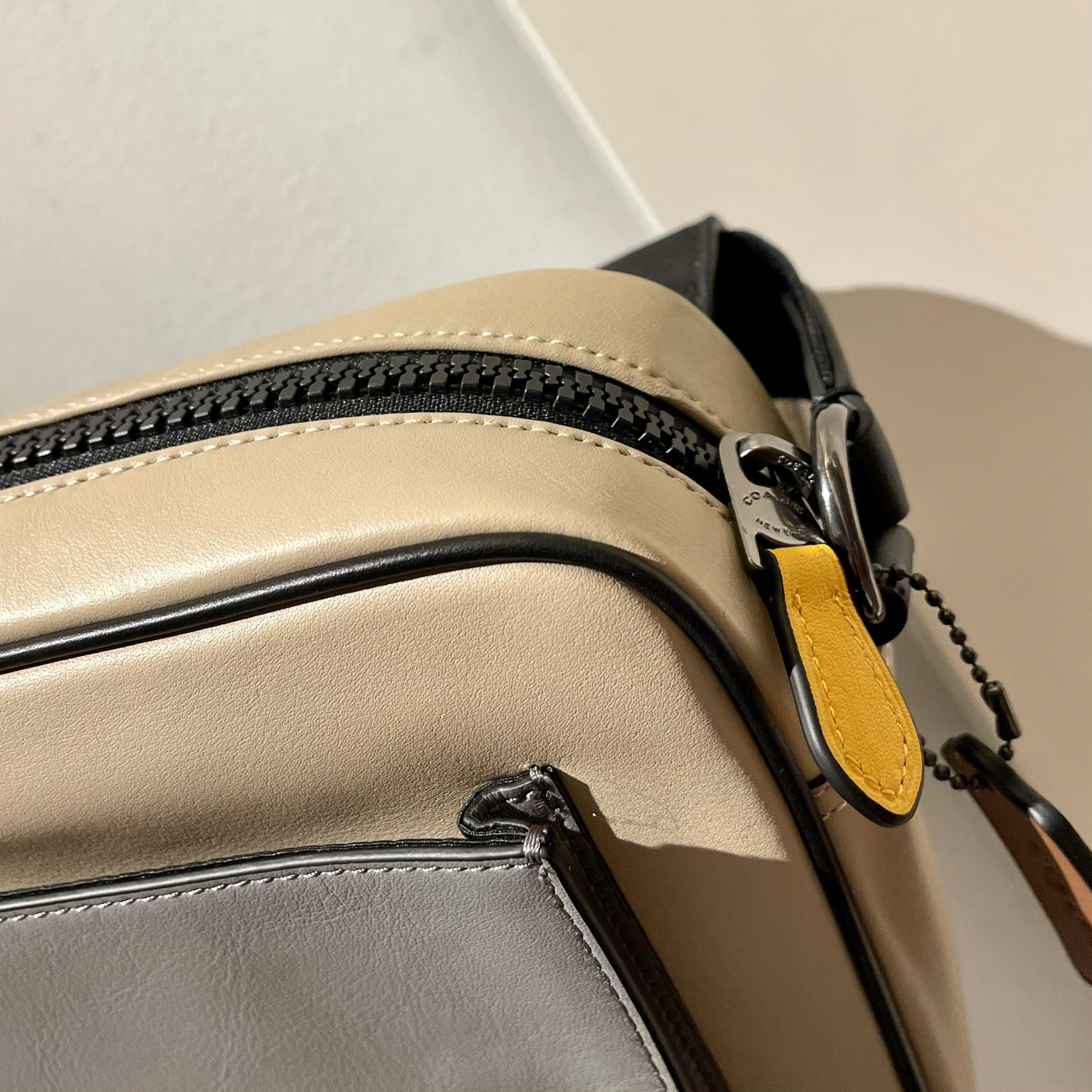 coach蔻驰当季流行款式,coach蔻驰牛仔蓝腋下包