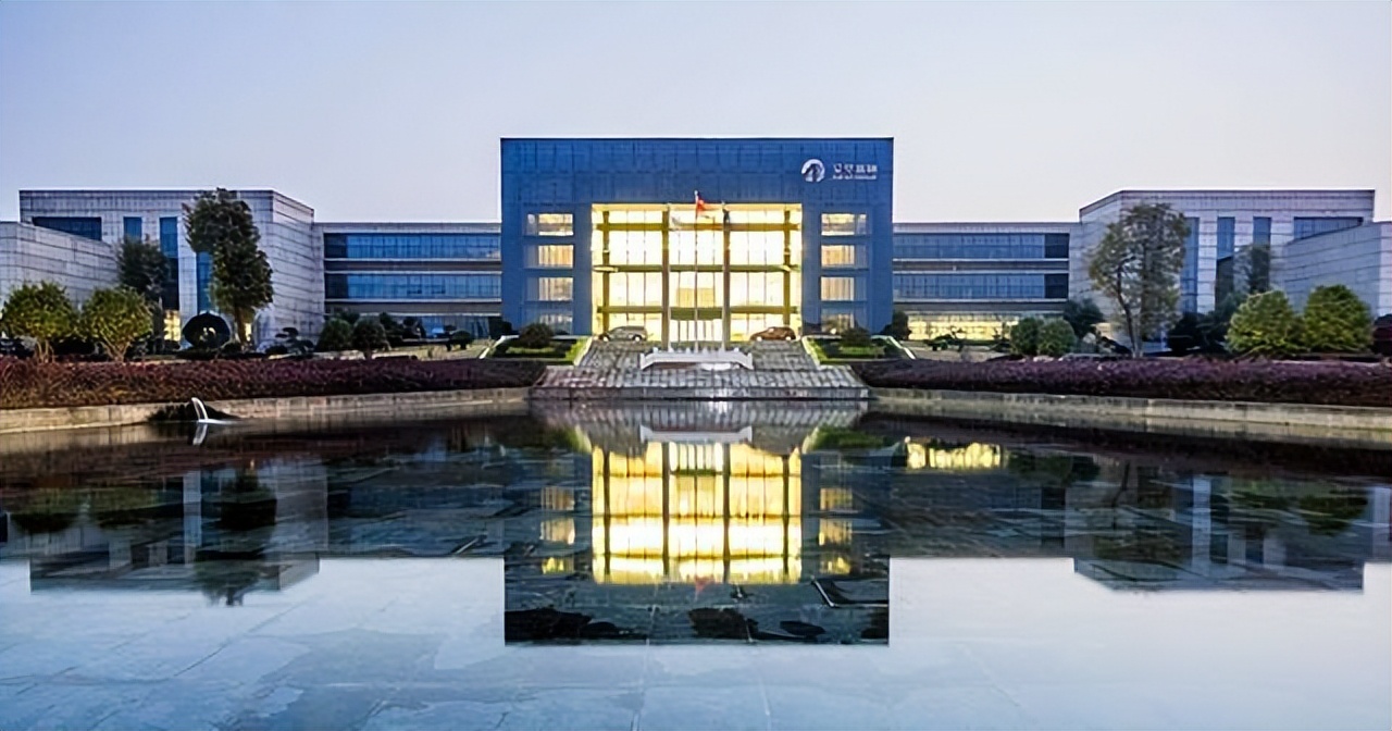 益阳首富艾立华发家史：凭3700元起家，如今公司上市，身家100亿