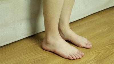 夏天脚气发作脚痒难忍用什么药膏,脚气痒脱皮有小水泡治疗小妙招