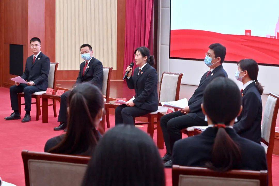 以青春之我筑青春之国家,以青春之我建设青春之中国朗诵