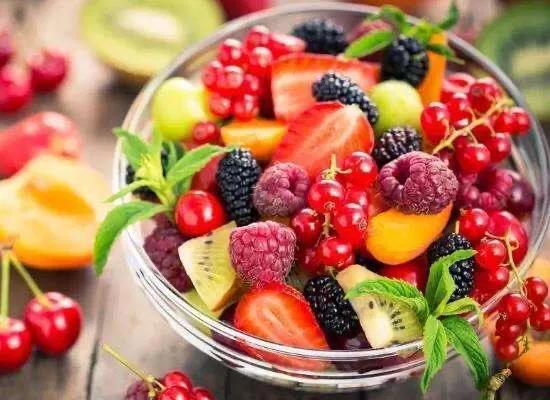 水果榨汁后变酸，你知道原因吗？水果这样吃味道更好