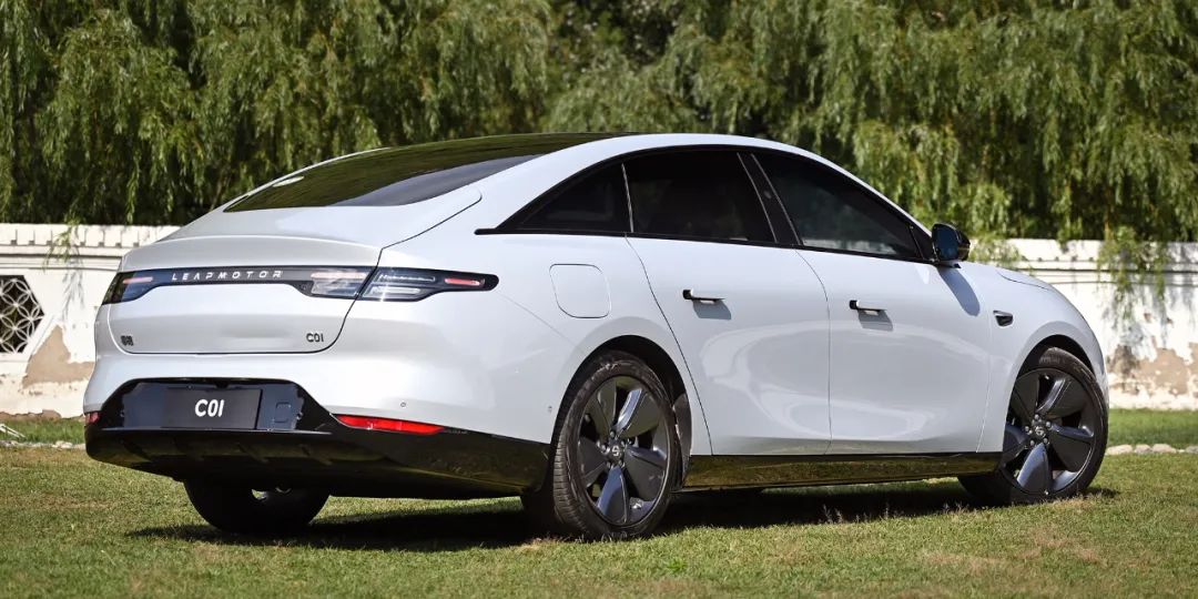 15万的零跑c01值不值得入手,降价后的零跑c01值得买么