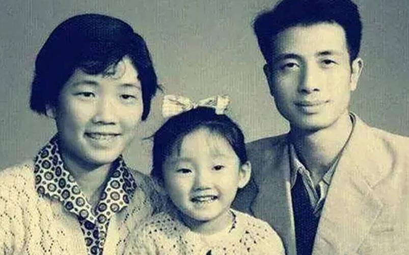 歌手成方圆年轻时候的照片,成方圆是80年代的当红歌星