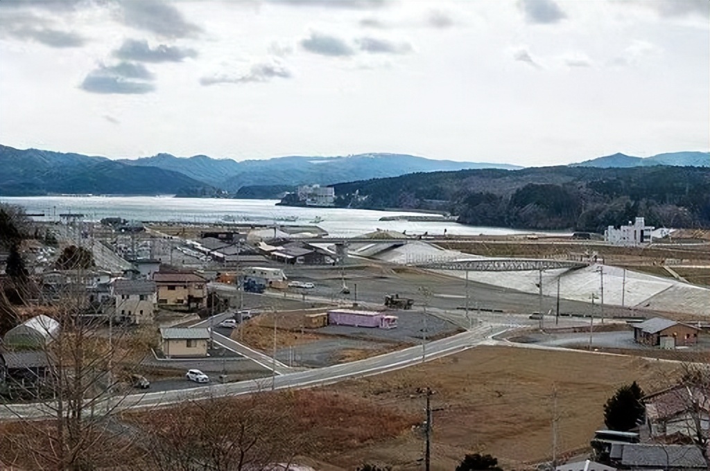 日本大地震引发的海啸震撼画面,日本大地震海啸最严重的视频