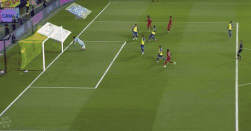 C罗世界波破门+主动让点，利雅得胜利2：1逆转取胜，榜首却不保！