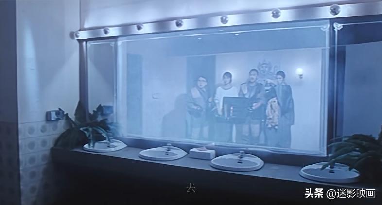 37年前的邪典片,王祖贤颠覆出演,删减才能播,录像厅时代噩梦