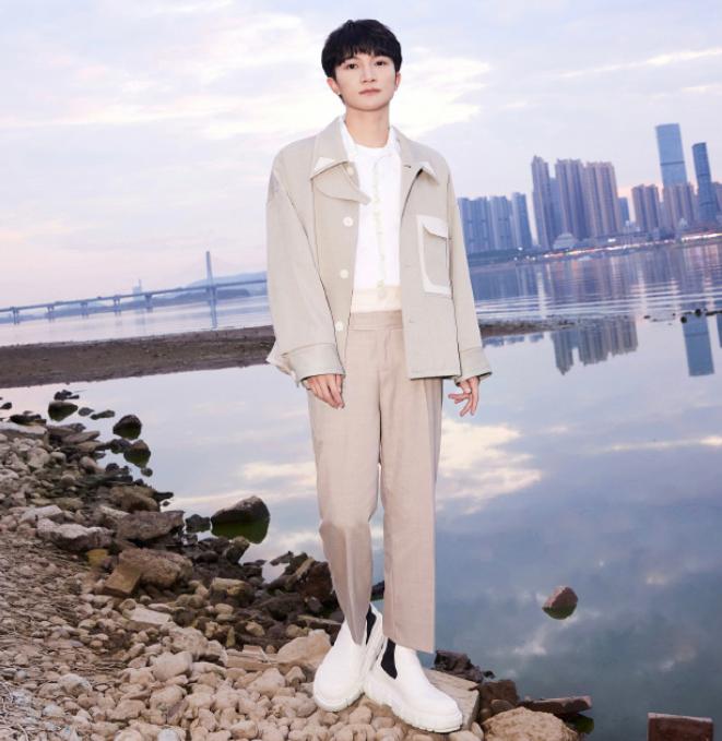 周深时光音乐会光亮现场田震评价,时光音乐会孙悦田震对周深评价