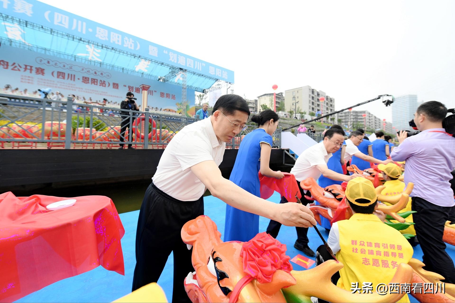 同舟共济比赛视频完整版,恩阳古镇龙舟公开赛