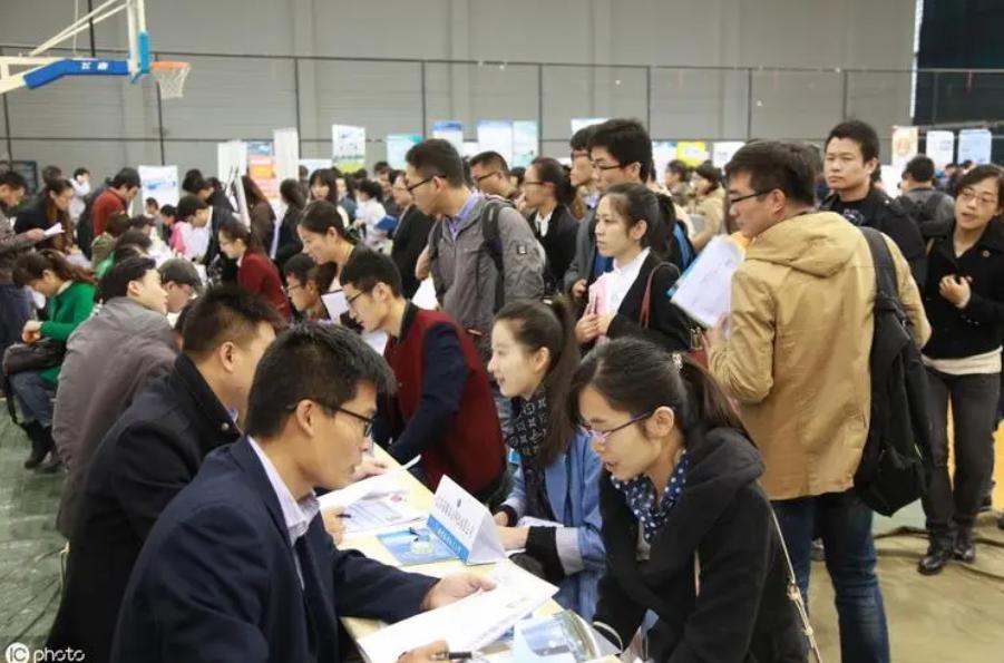 大学生户口迁入本地有什么好处,大学生迁入集体户的好处