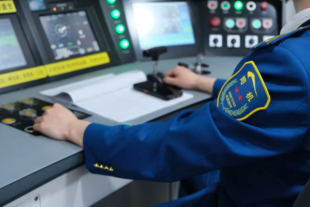 成都地铁18号线转7号线需要出站吗,地铁18号线快线最新线路图