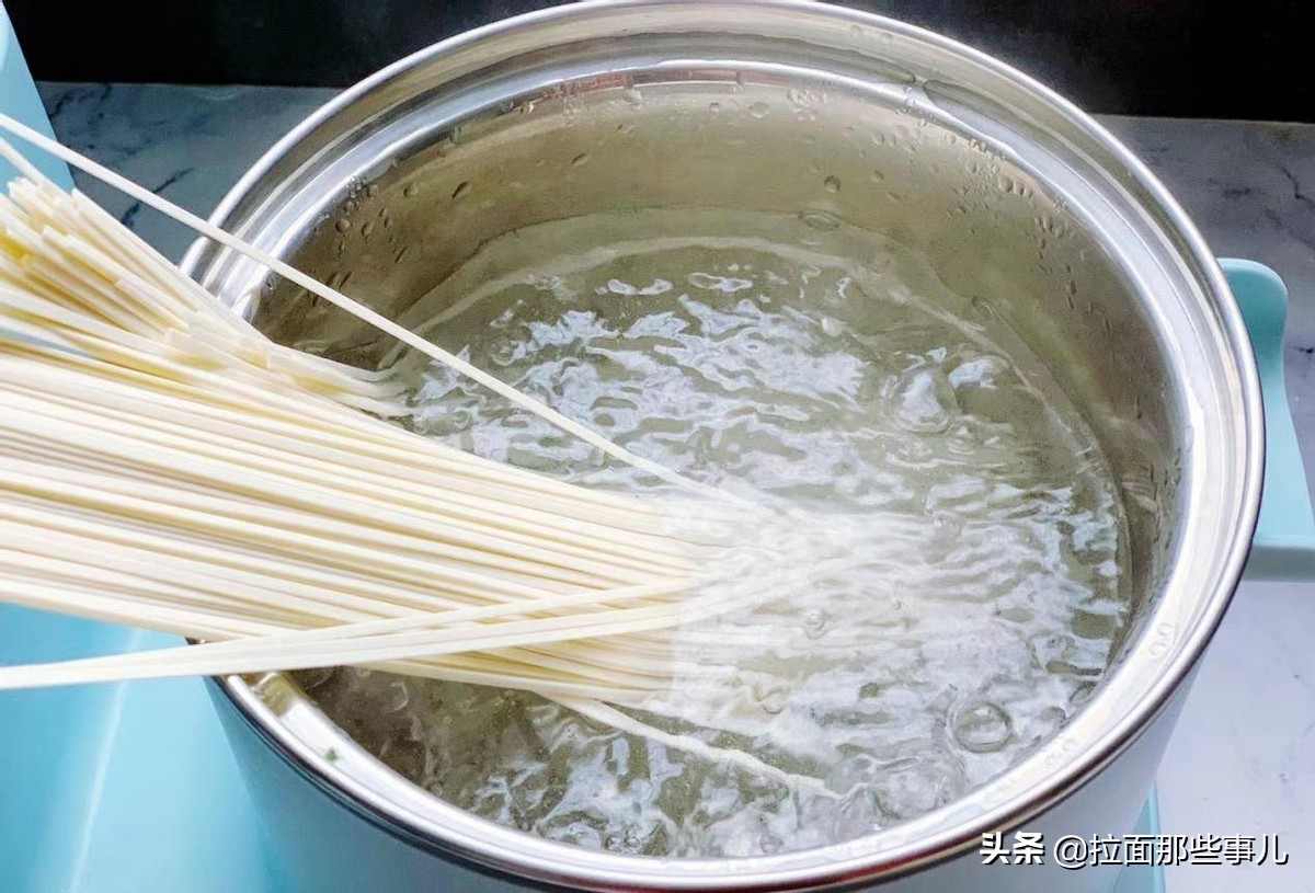 挂面面条需要煮几分钟,煮挂面怎么有咸淡