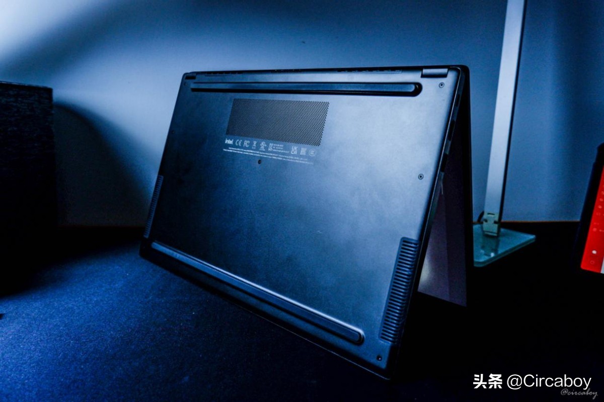 intelnucx15测评,intelnucm1512代值得买吗