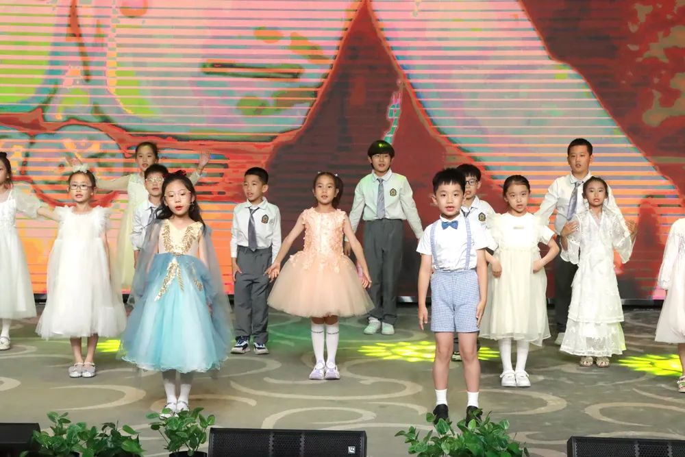 大同市大成双语学校初一18班,大同大成双语学校初一