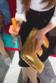 女朋友平胸是什么心理,女朋友是平胸怎么形容