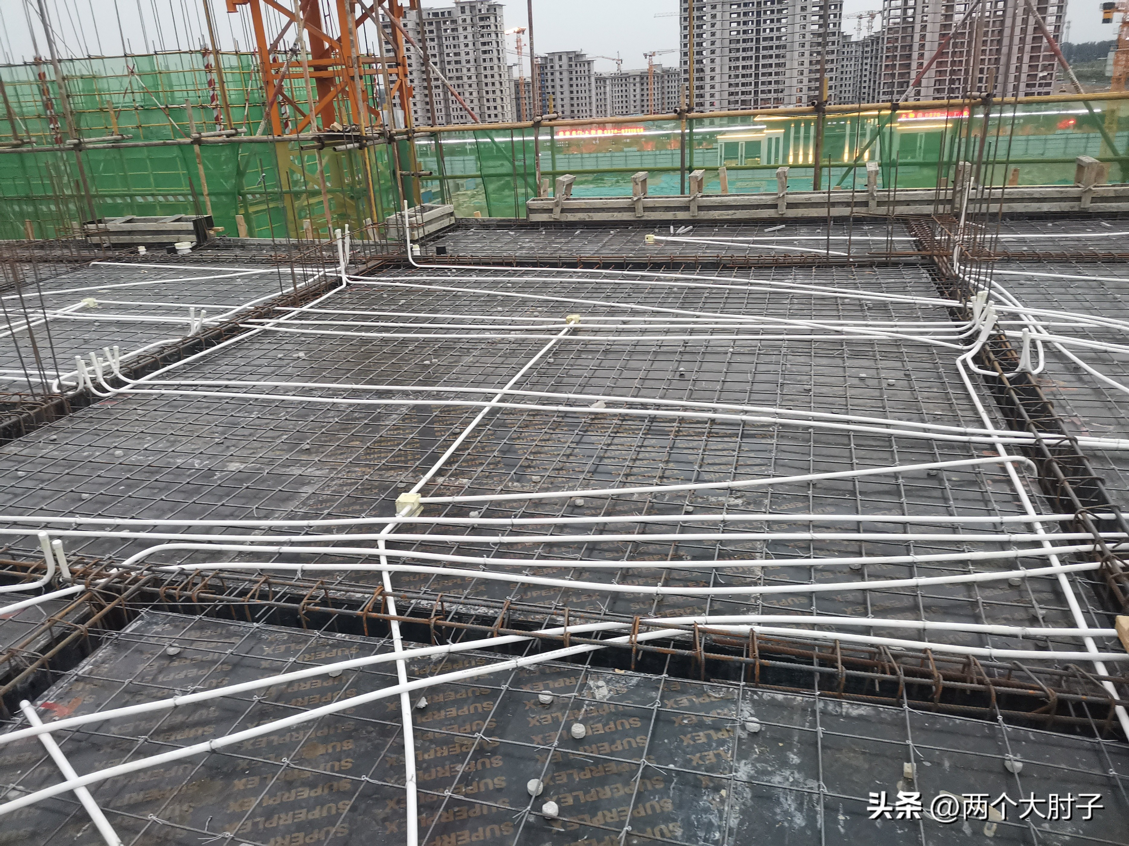 楼顶楼板裂缝,楼板裂缝控制