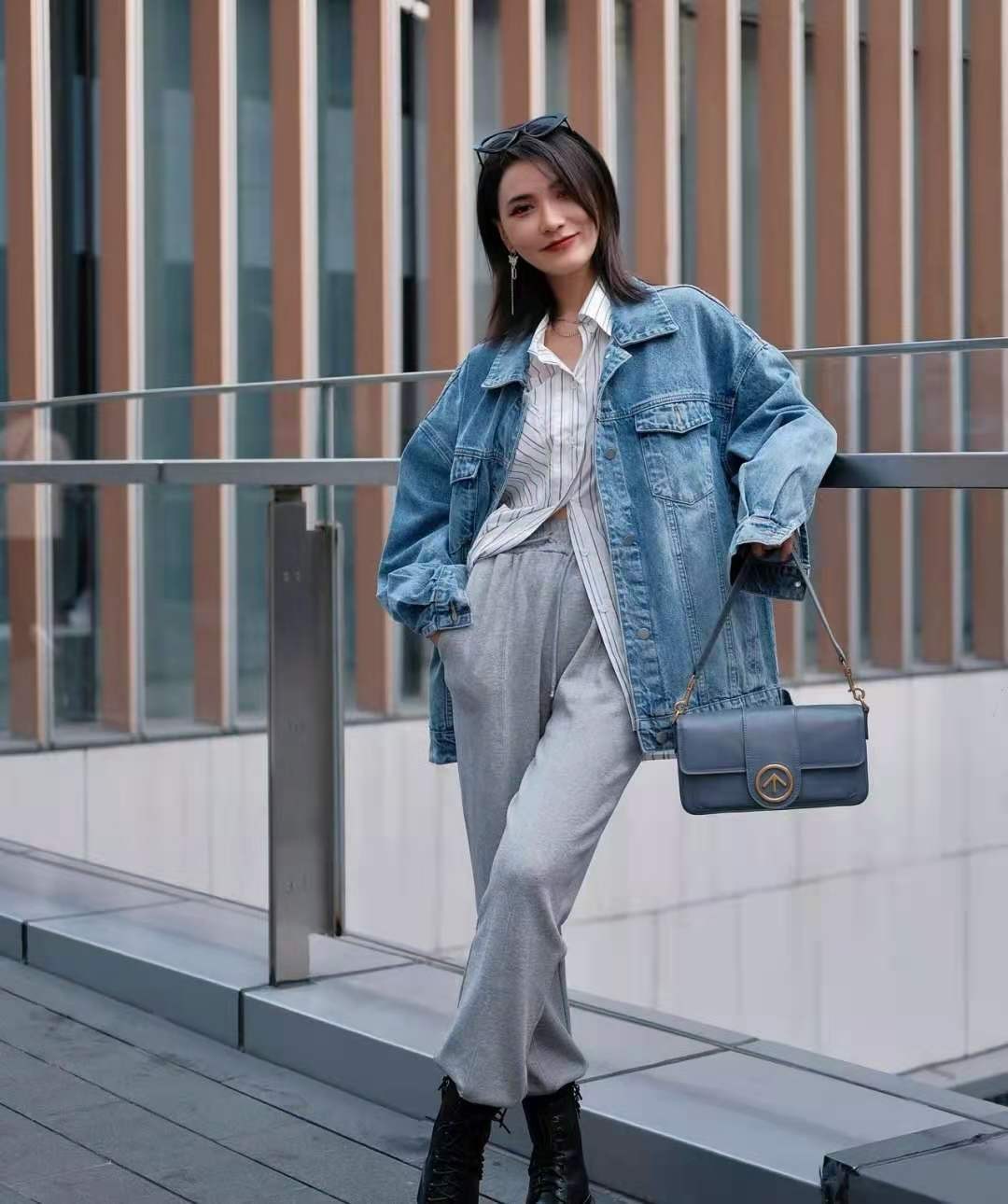 羊羔毛外套中年妈妈款,羊羔毛外套秋冬如何搭配才能显瘦