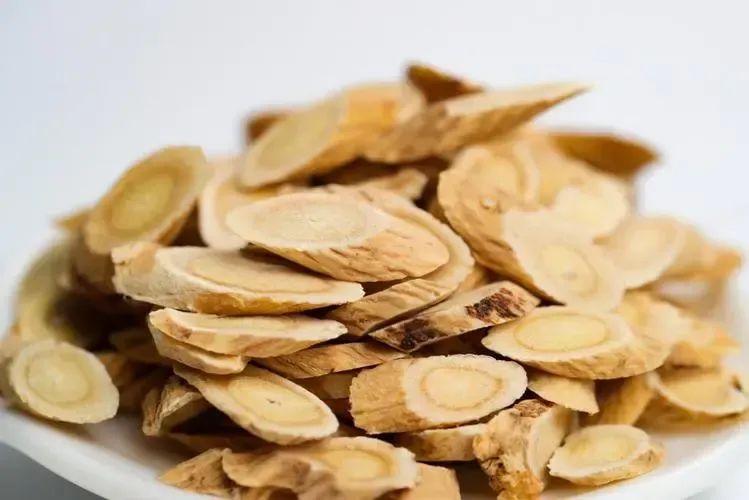 立秋养肺润燥,京城提醒立秋养肺润燥为先