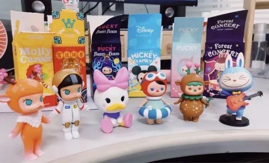 00后大学生的「职业代吃」江湖：重新定义“吃软不吃硬”