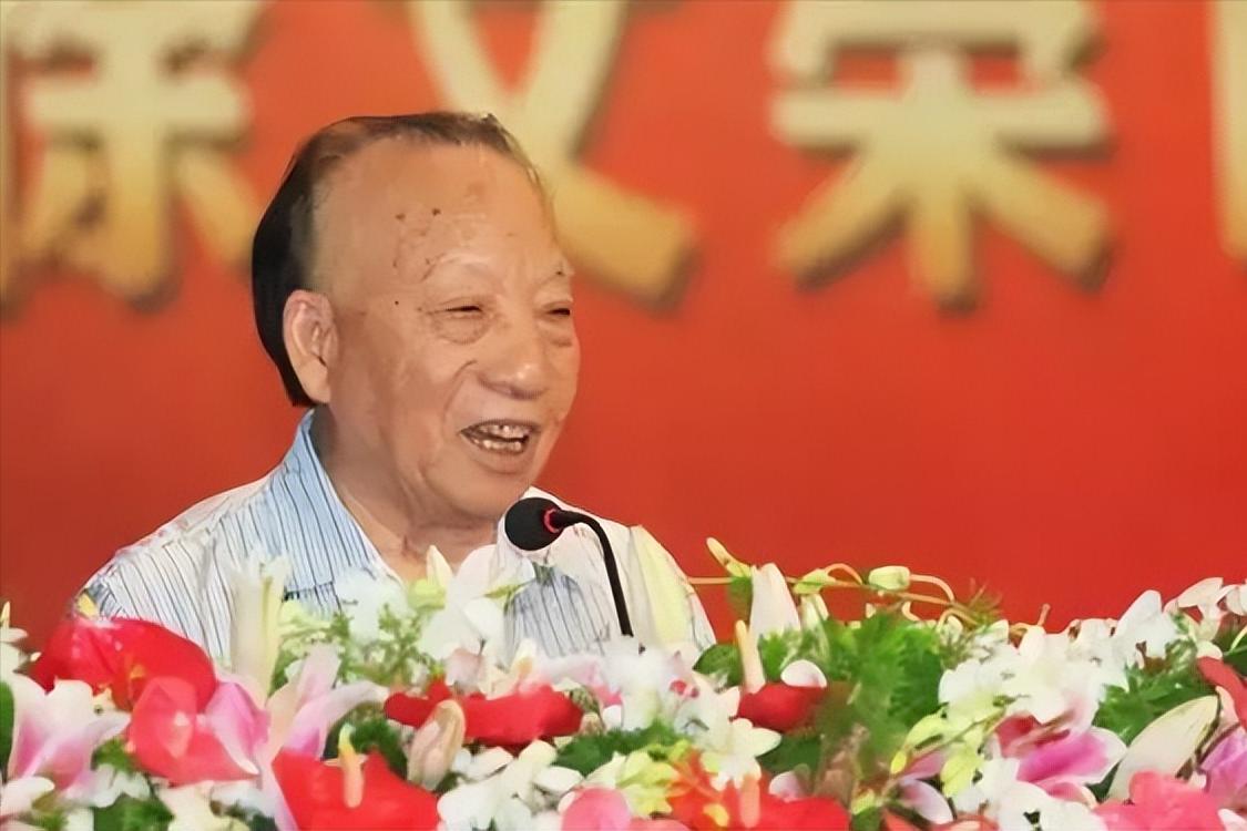 掏粪工白手起家，打造出900亿“中国好莱坞”，横店之王靠随缘？