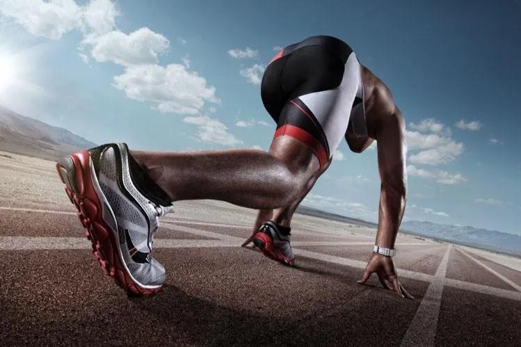 小脚趾被撞肿了怎么办,小脚趾被撞了骨头移位怎么办