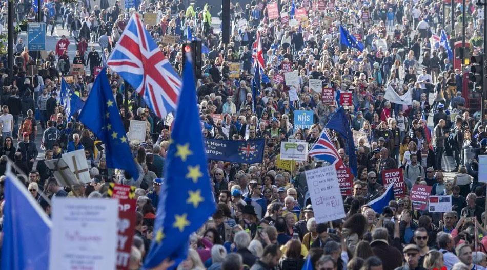 NoZuoNoDie!自从按下脱欧开始键以来英国都“Zuo”了些什么？