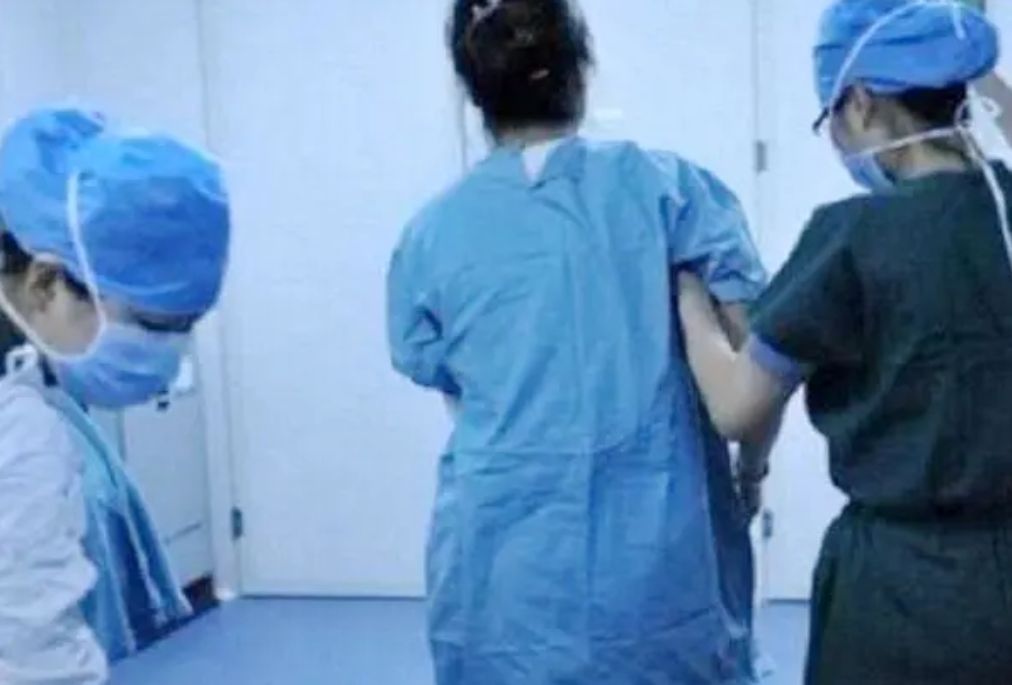 张碧晨分娩照首曝光，孩子33周早产体重3斤多，为何会有早产？