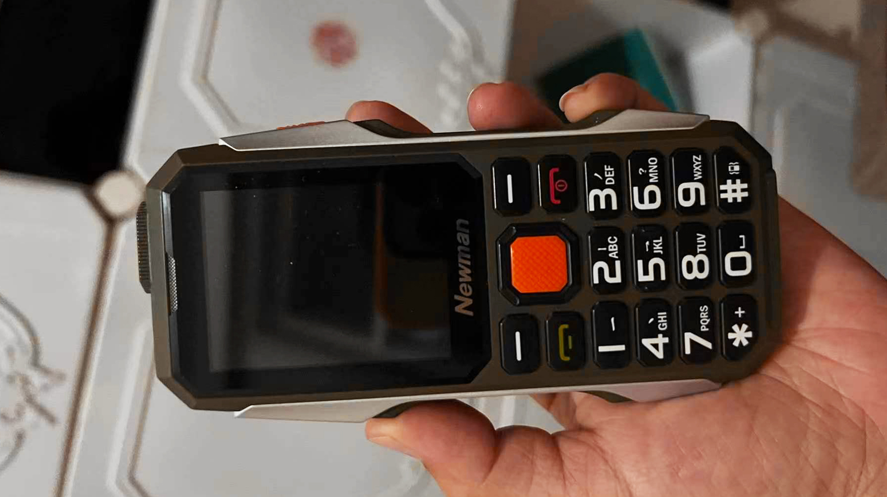 纽曼三防老年机,纽曼老年机各功能键介绍