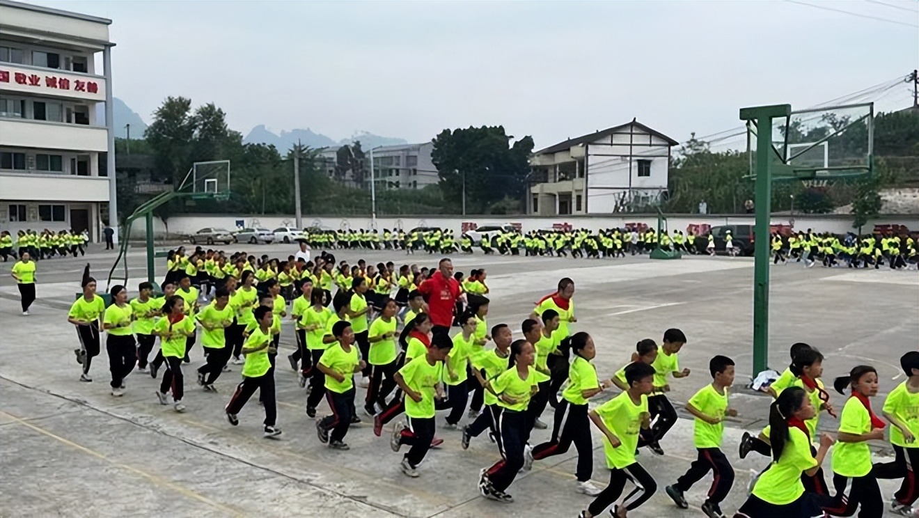 重庆马拉松公益名额参赛包,重庆马拉松迷你跑志愿者
