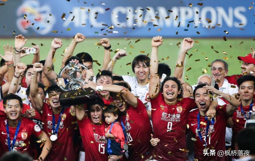 趁外援打盹25岁中国飞翼原地起飞！单场梅开二度，杀死比赛