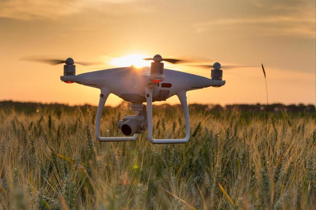 高考选专业哪个专业有前景,高考选什么专业容易就业工资高