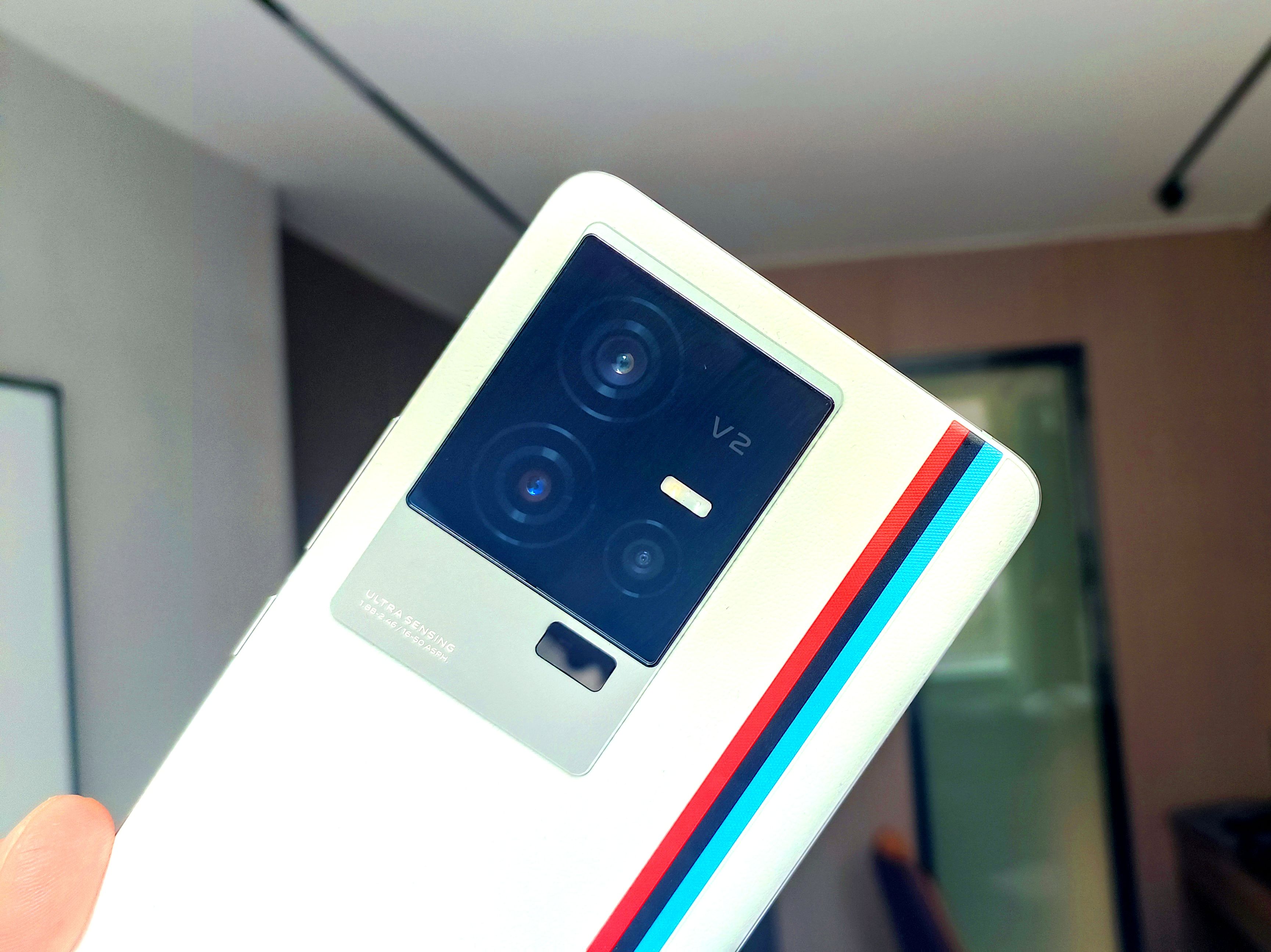 iQOO11是地表最强直屏旗舰吗,国产直屏旗舰iqoo11测评拍摄