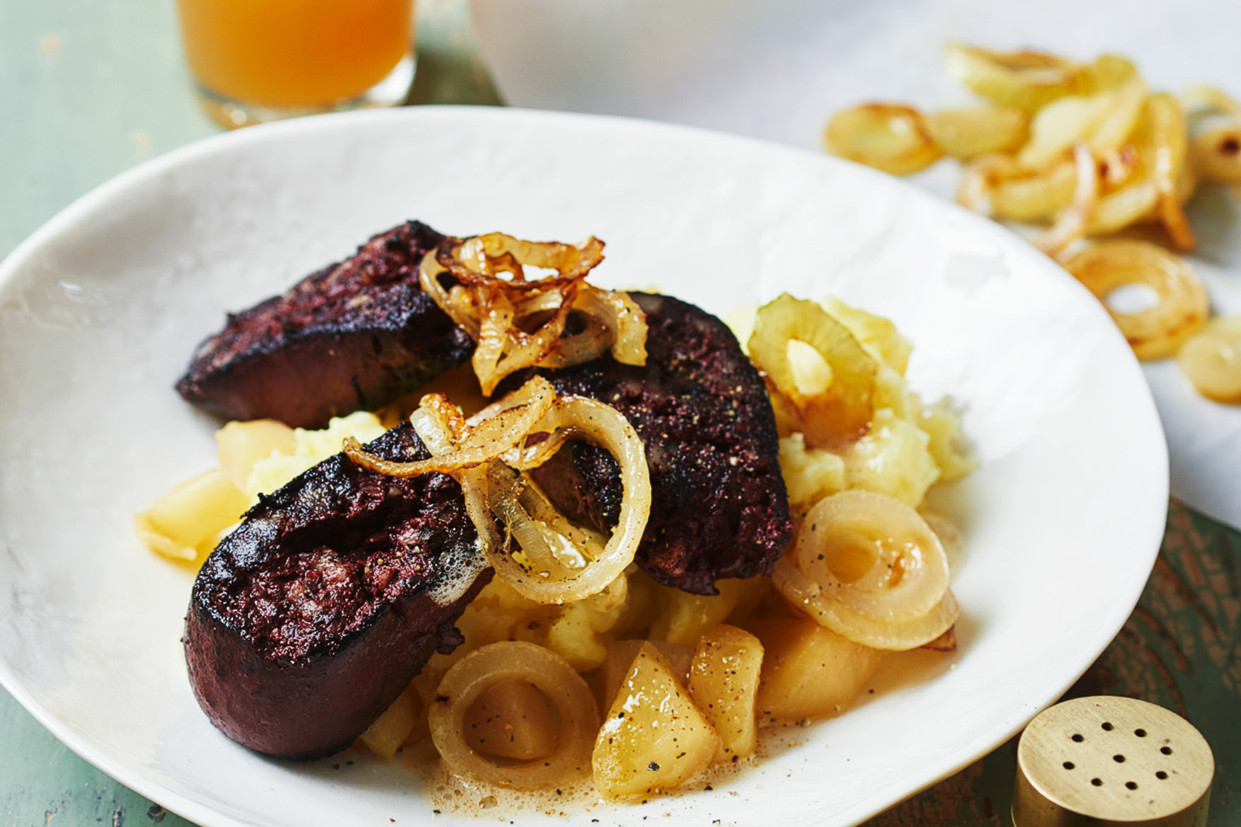 德国香肠和酸菜,德国酸菜和中国酸菜有什么不同