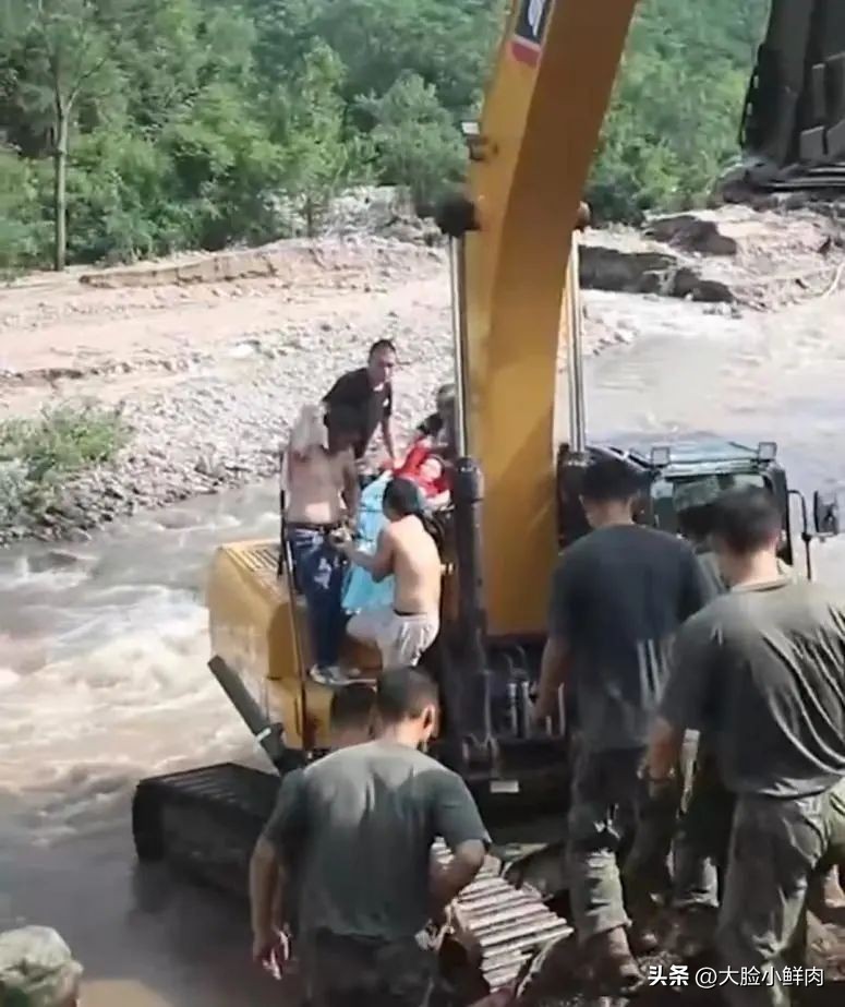 河北涞水泥石流视频,涞水汤家庄泥石流