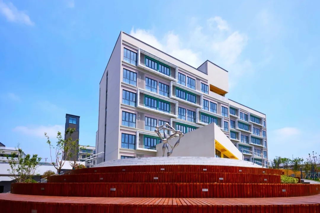 南京中华中学和雨花中学哪个好,南京高中教育