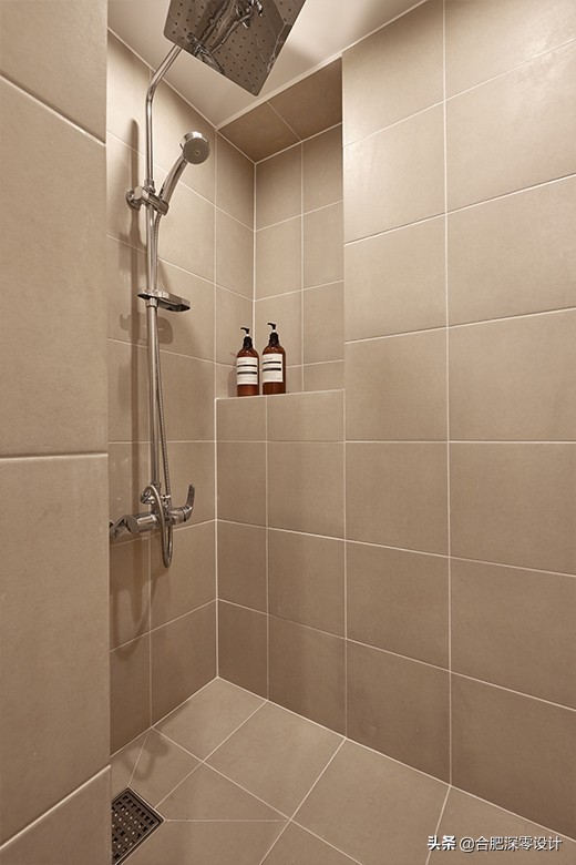 韩国夫妻坚持断舍离，客厅不要电视机设格子柜，124㎡更加清爽