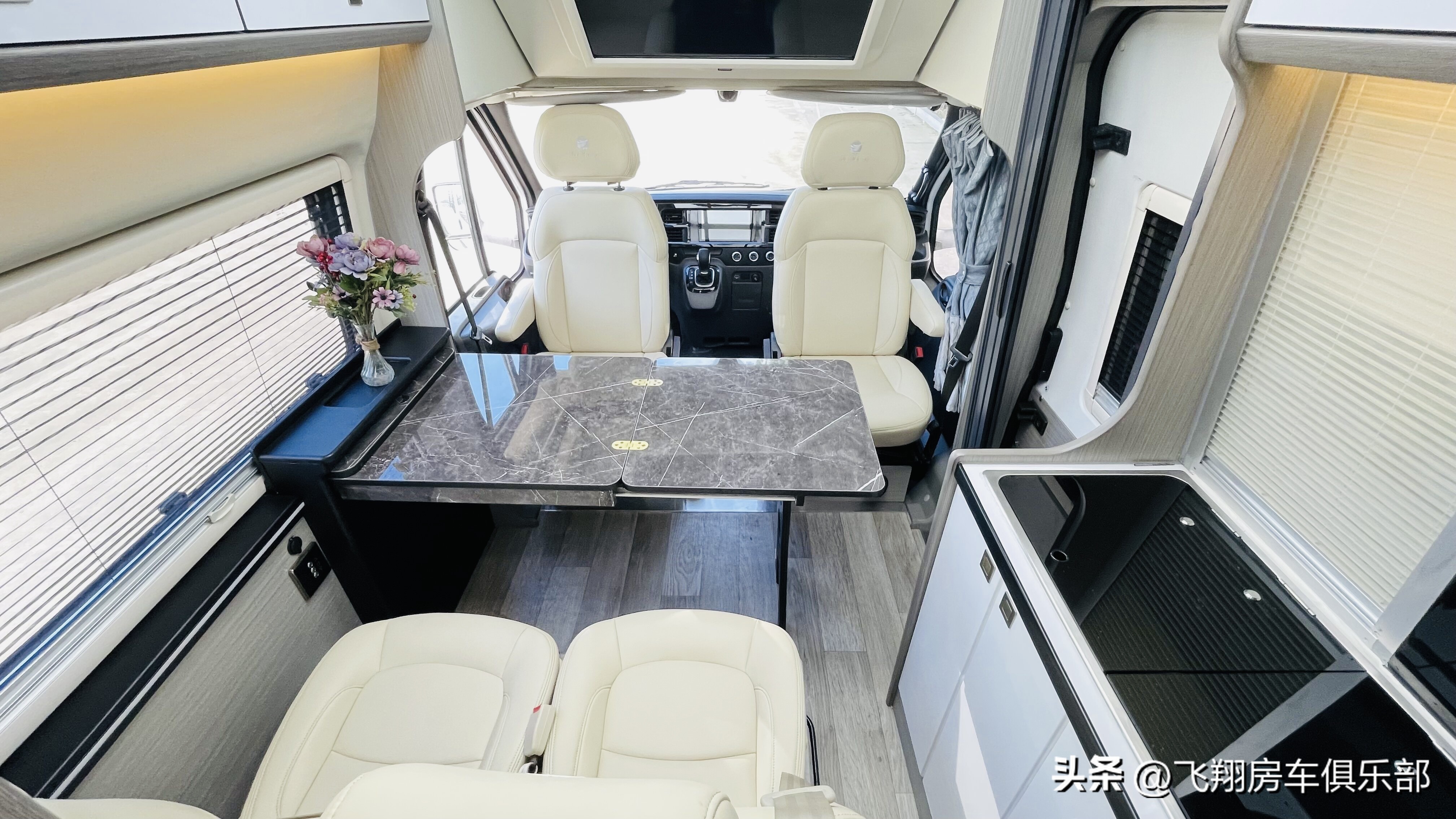 大空间房车二层别墅,福特新全顺房车6座4卧b型房车